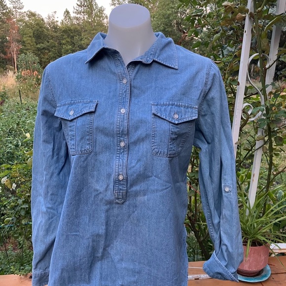 Talbots Blue Denim convertible sleeve Henley women’s Shirt M - Picture 3 of 8